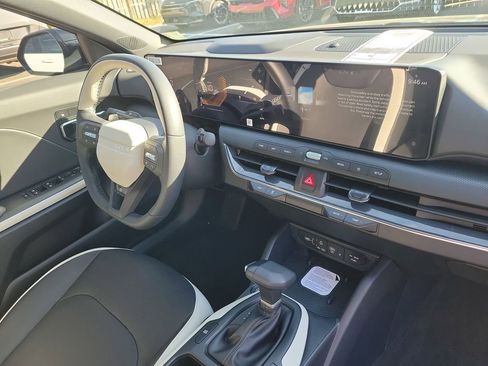 New 2026 Kia K4 GT-Line w/ GT-Line Sunroof Package FWD image 8