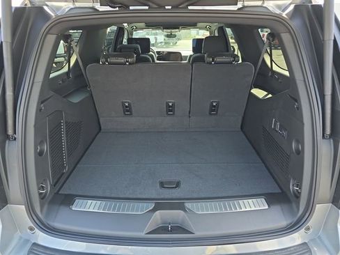 New 2025 Chevrolet Suburban High Country image 27