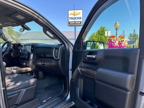 Used 2021 Chevrolet Silverado 1500 LT Trail Boss w/ Bed Protection Package AWD/4WD image 13