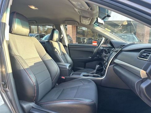 Used 2017 Toyota Camry SE image 23