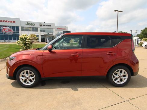 Used 2024 Kia Soul LX w/ Option Group 015 FWD image 15