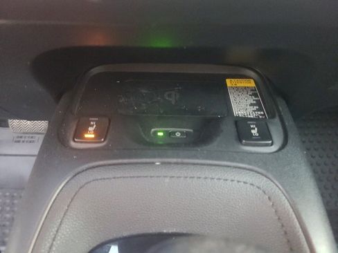 Used 2020 Toyota Corolla XSE image 27