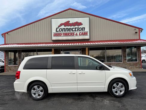 Used 2013 Dodge Grand Caravan SE image 3
