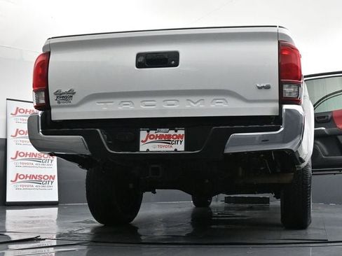 Used 2023 Toyota Tacoma 4x4 Double Cab image 33