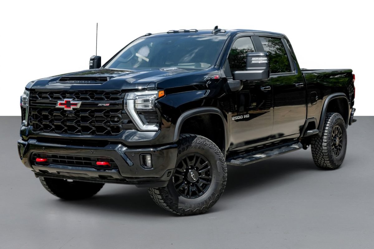Used 2025 Chevrolet Silverado 2500 ZR2 w/ Technology Package AWD/4WD image 4