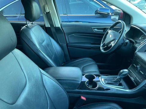Used 2016 Ford Edge Titanium FWD image 10