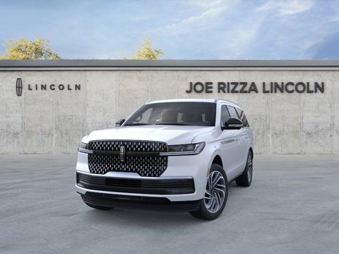 New 2025 Lincoln Navigator Reserve AWD/4WD image 2