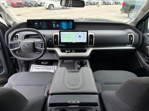 Used 2025 Ford Expedition Active AWD/4WD image 19