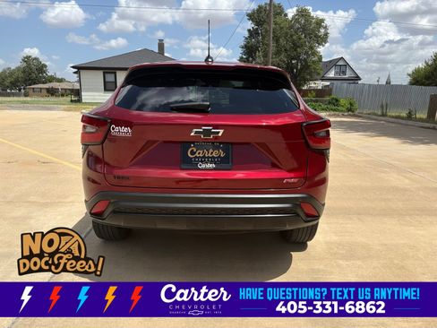 Used 2024 Chevrolet Trax RS w/ Sunroof Package FWD image 9