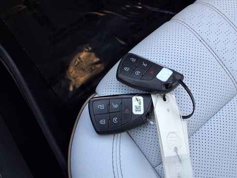 Used 2024 Chevrolet Traverse RS image 15