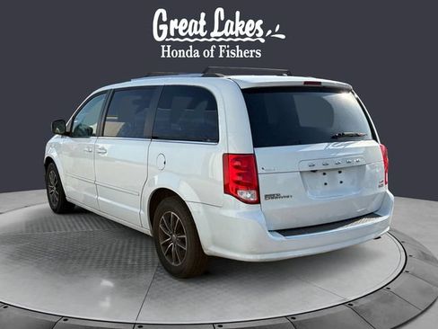 Used 2017 Dodge Grand Caravan SXT FWD image 3