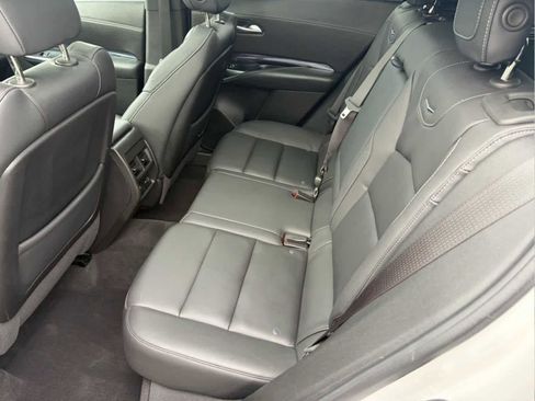 Used 2023 Cadillac XT4 Luxury w/ Cold Weather Package image 17