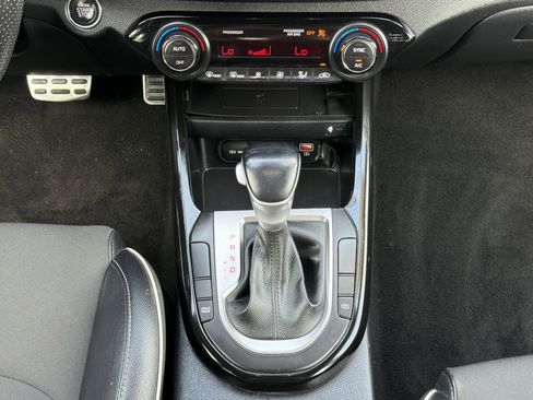 Used 2022 Kia Forte GT-Line w/ GT-Line Premium Package FWD image 6
