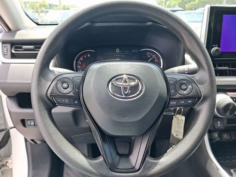 Used 2025 Toyota RAV4 LE AWD/4WD image 15