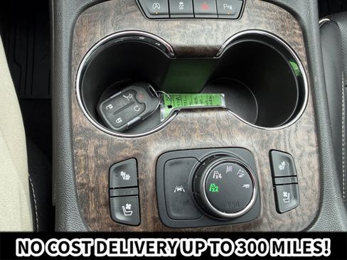 Used 2021 GMC Acadia Denali w/ Denali Technology Package AWD/4WD image 28