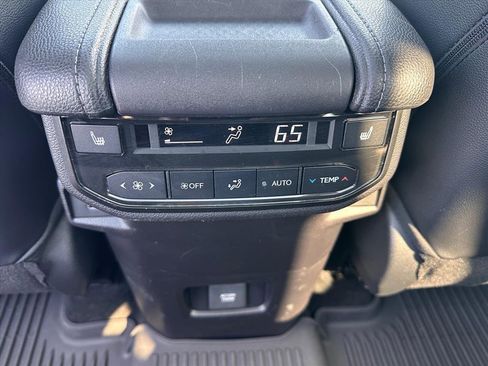 Used 2024 Toyota Grand Highlander Limited image 11