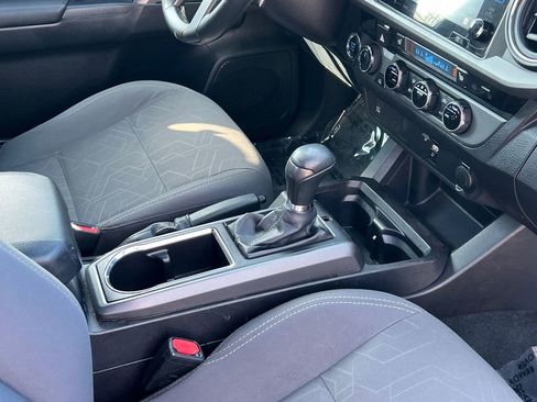 Used 2016 Toyota Tacoma TRD Sport image 14