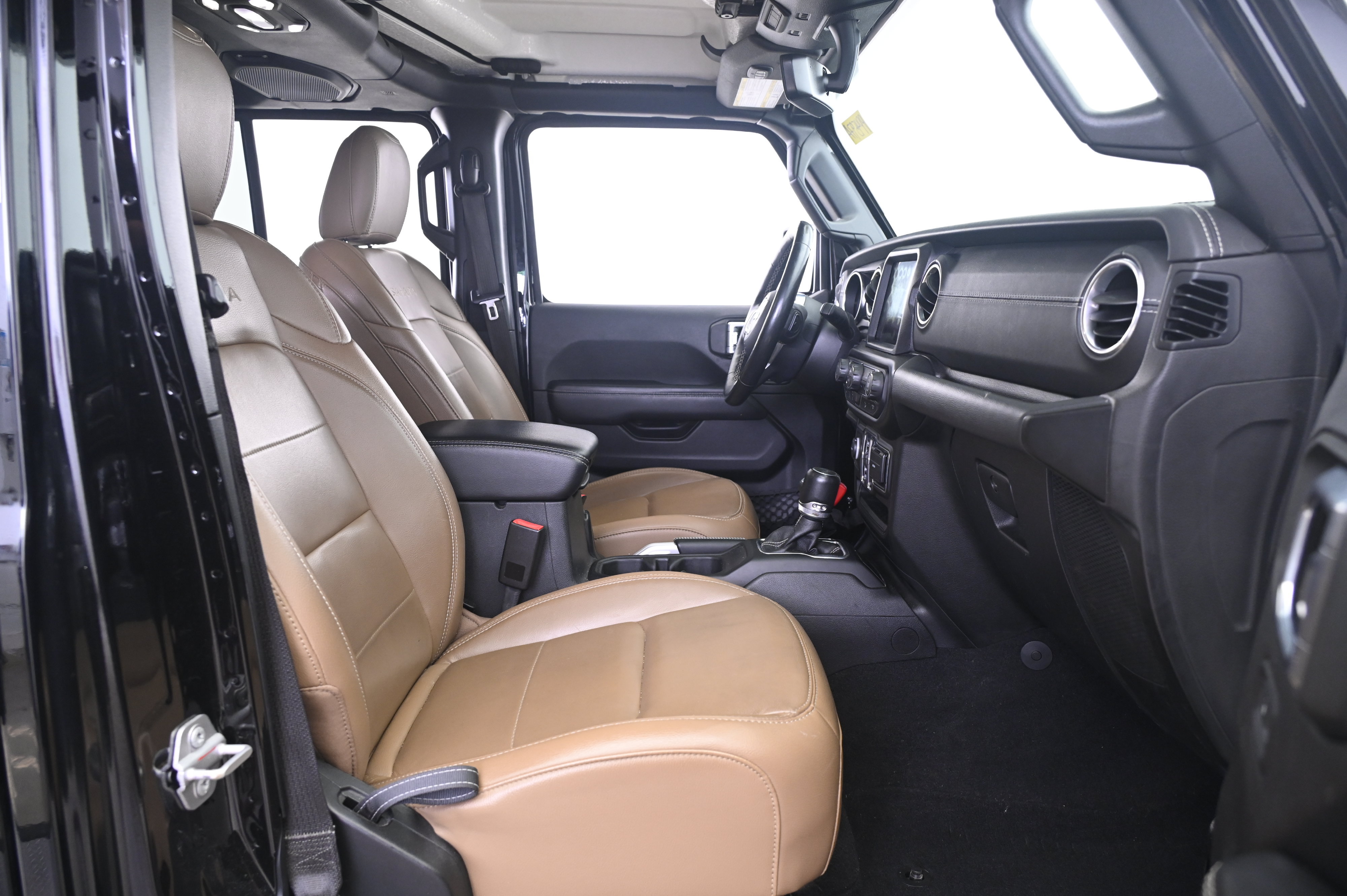 Used 2020 Jeep Wrangler Unlimited Sahara AWD/4WD image 23