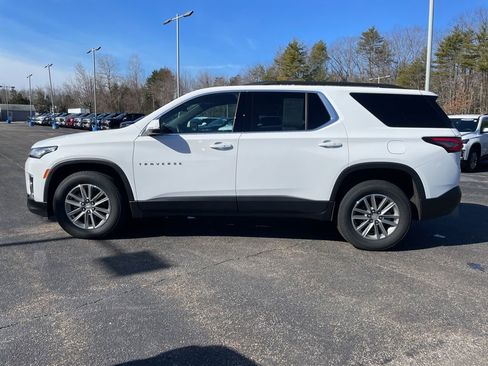 Used 2023 Chevrolet Traverse LT image 3