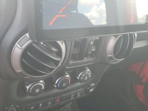 Certified 2017 Jeep Wrangler Unlimited Sport AWD/4WD image 25