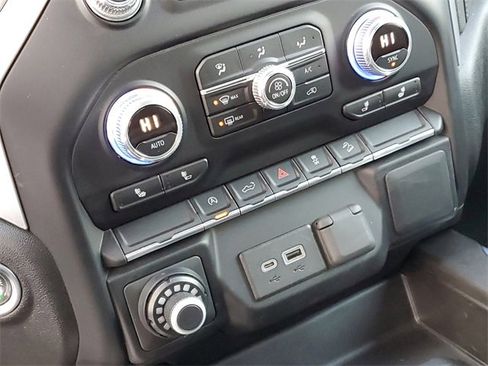 Used 2022 GMC Sierra 1500 Elevation image 17