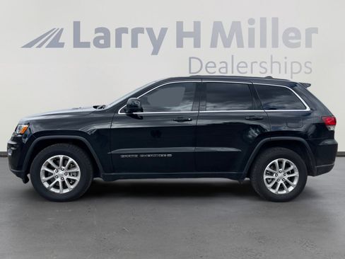 Used 2022 Jeep Grand Cherokee Laredo E image 2