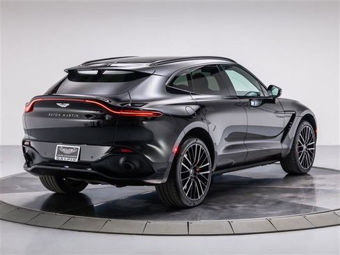 Used 2022 Aston Martin DBX image 13