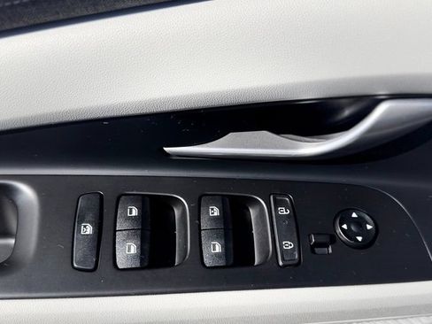 Used 2024 Hyundai Elantra Limited FWD image 19