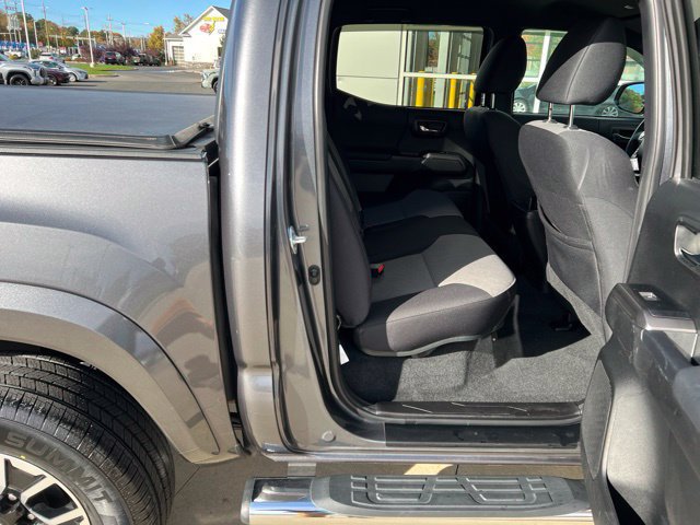 Used 2023 Toyota Tacoma TRD Sport w/ Technology Package AWD/4WD image 29