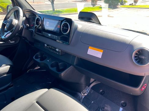 New 2026 Mercedes-Benz Sprinter 2500 image 22