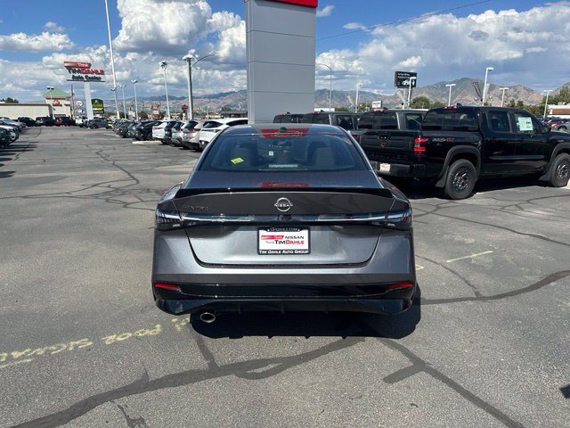 New 2027 Nissan Sentra SR w/ Floor Mat Package FWD image 10