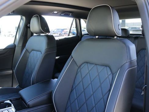 New 2026 Volkswagen Atlas Cross Sport SEL Premium R-Line image 11