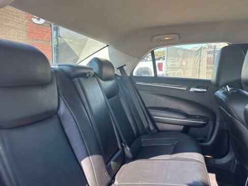 Used 2019 Chrysler 300 Touring L w/ Quick Order Package 22F AWD/4WD image 22