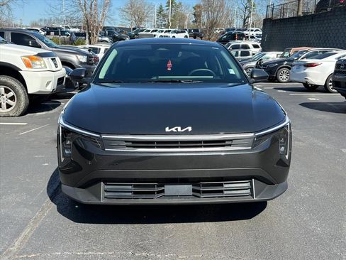 Used 2025 Kia K4 LXS image 3