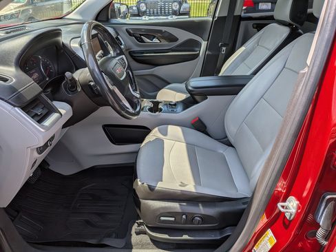 Used 2022 GMC Terrain SLT w/ Infotainment Package II FWD image 15