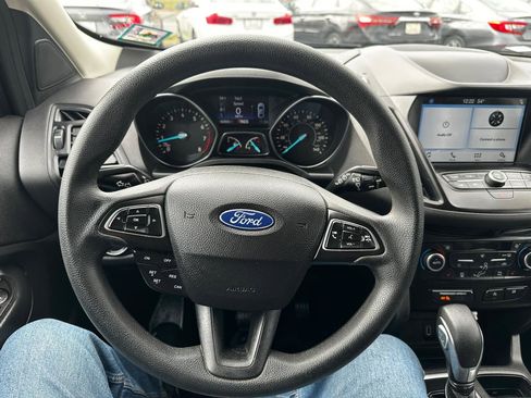 Used 2019 Ford Escape SE image 12