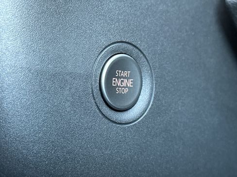 Used 2023 Volkswagen ID.4 Pro RWD image 23