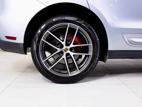 Certified 2023 Porsche Macan S w/ Premium Package Plus image 20