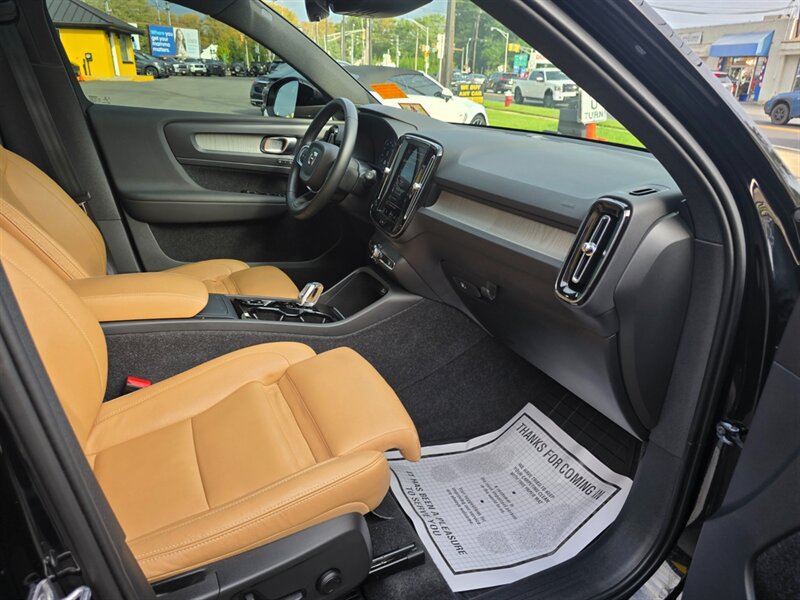 Used 2021 Volvo XC40 T5 Inscription w/ Advanced Package AWD/4WD image 12