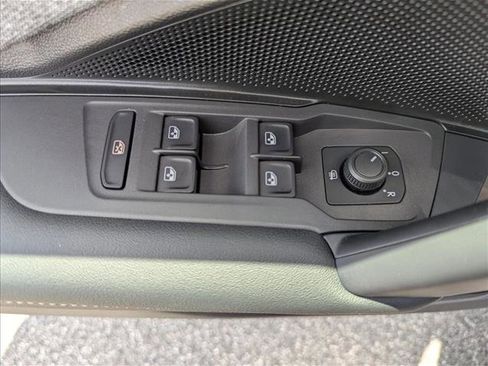 Certified 2025 Volkswagen Tiguan S FWD image 10
