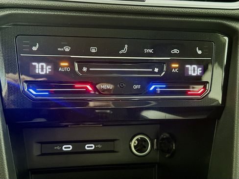 New 2025 Volkswagen Taos SE image 15