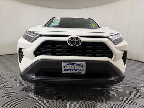 Used 2022 Toyota RAV4 XLE FWD image 5
