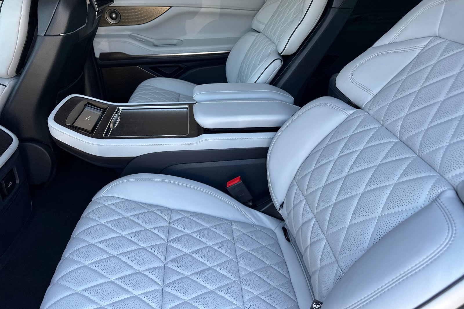 New 2026 Lincoln Navigator L Black Label AWD/4WD image 11
