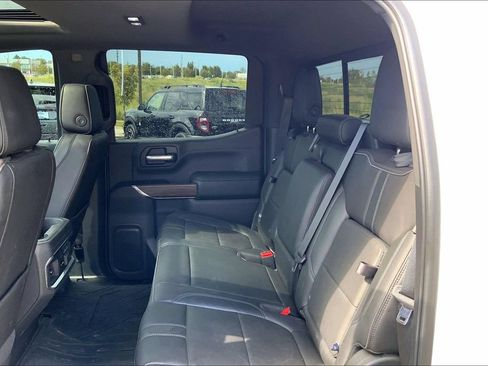 Used 2019 Chevrolet Silverado 1500 High Country w/ Technology Package AWD/4WD image 11