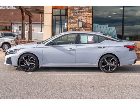 Used 2023 Nissan Altima 2.5 SR image 6