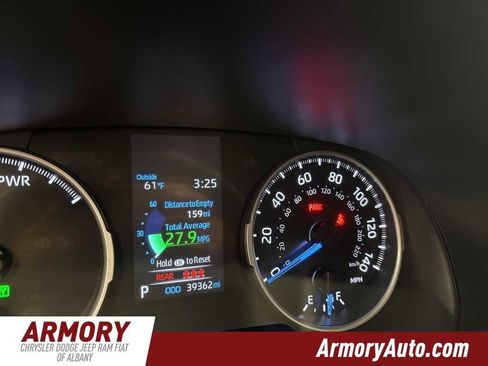 Used 2022 Toyota RAV4 LE image 12