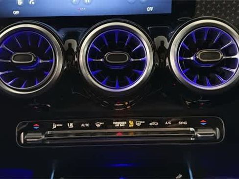 Certified 2025 Mercedes-Benz GLB 250 4MATIC image 95