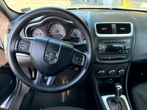 Used 2013 Dodge Avenger SE image 8