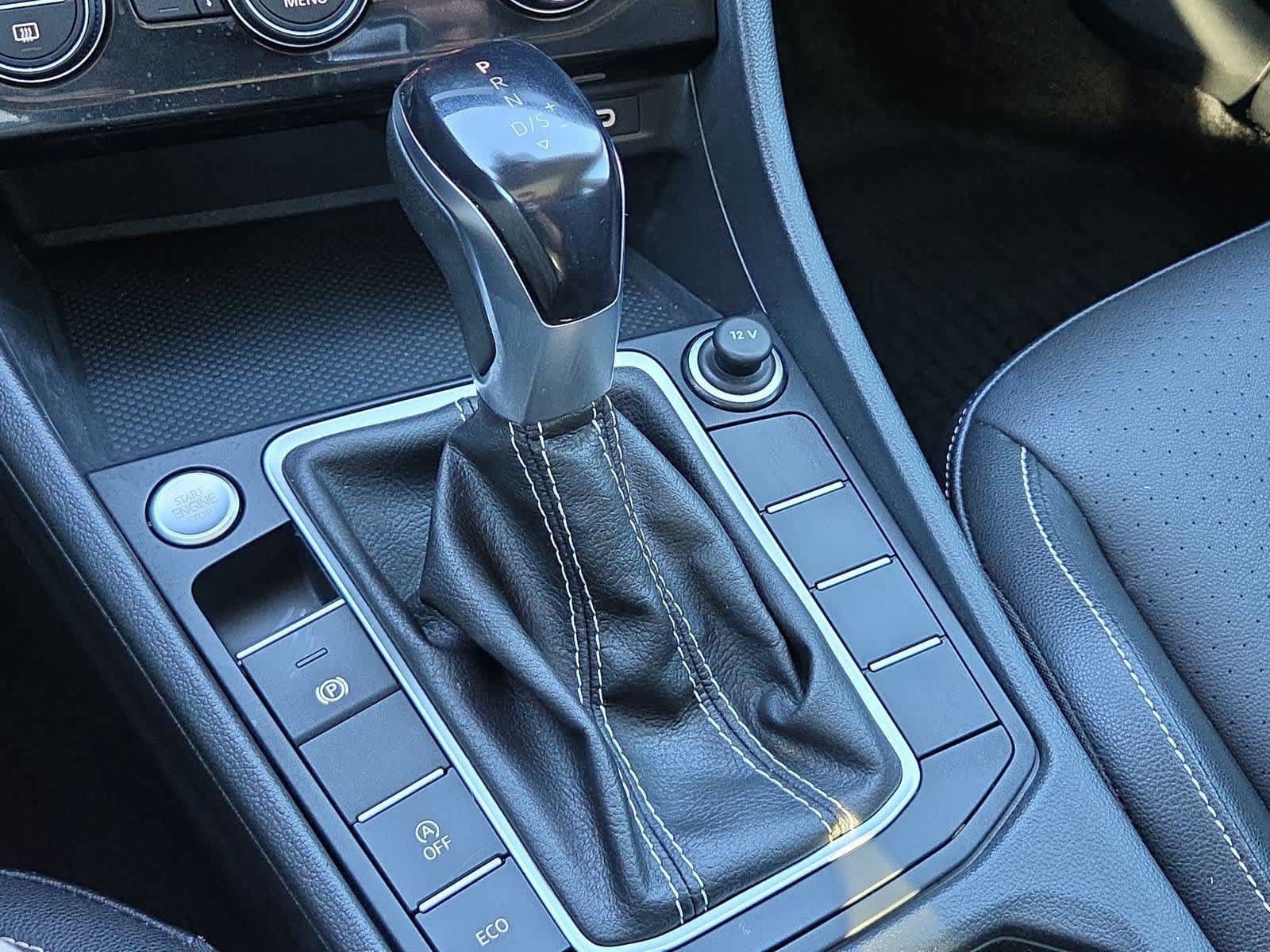 Used 2024 Volkswagen Jetta SE w/ Panoramic Sunroof Package FWD image 33