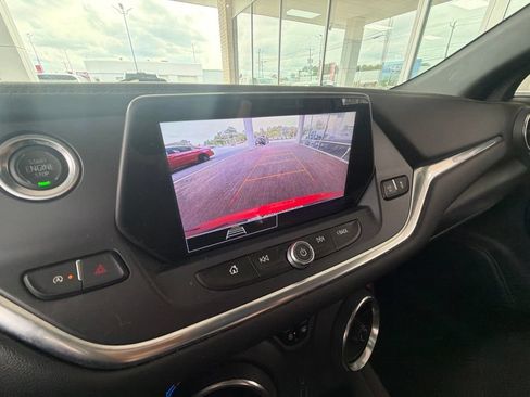 Used 2021 Chevrolet Blazer LT FWD image 24